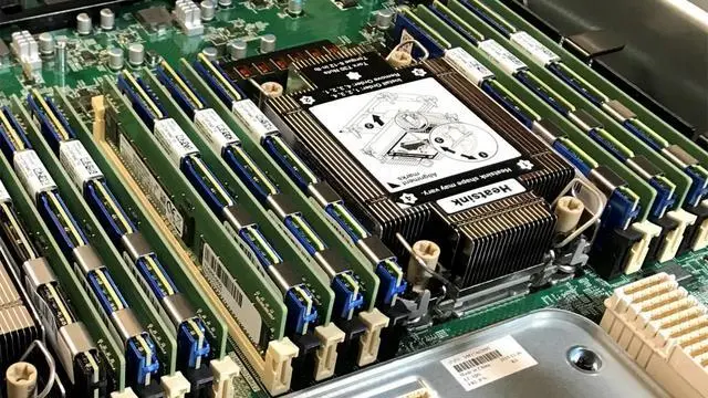 数据中心将吞噬全球七成内存产能 2026年“缺芯潮”或蔓延至更多行业